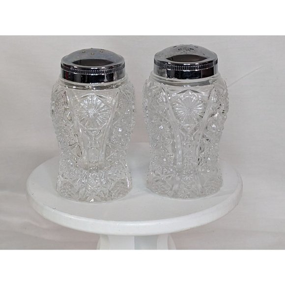 Imperial Glass Other - Vintage Imperial Glass Salt And Pepper Shakers Daisy And Button Pattern